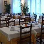 Atrium 3*