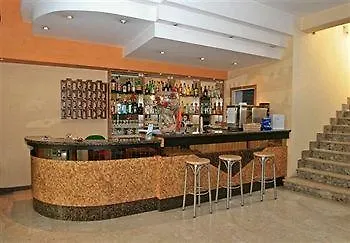 מלון Atrium 3*